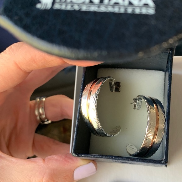 Goddess FEATHERS Hoop earrings NEW, gorgeous ✨ - Picture 4 of 8